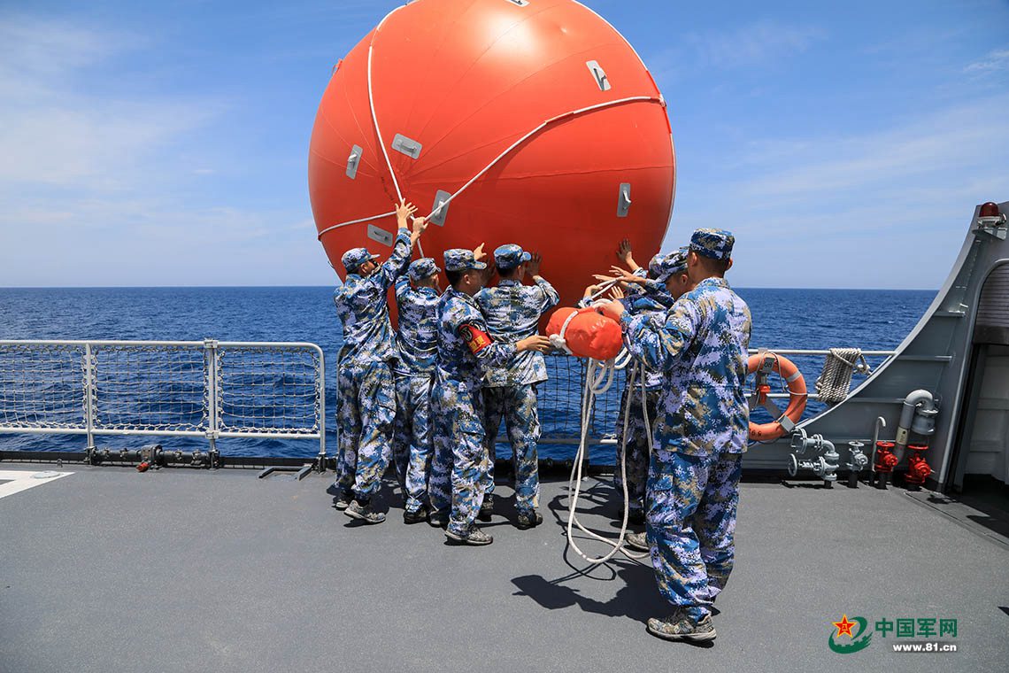 舰艇编队砺兵沧海,"敌情"不断硝烟弥漫