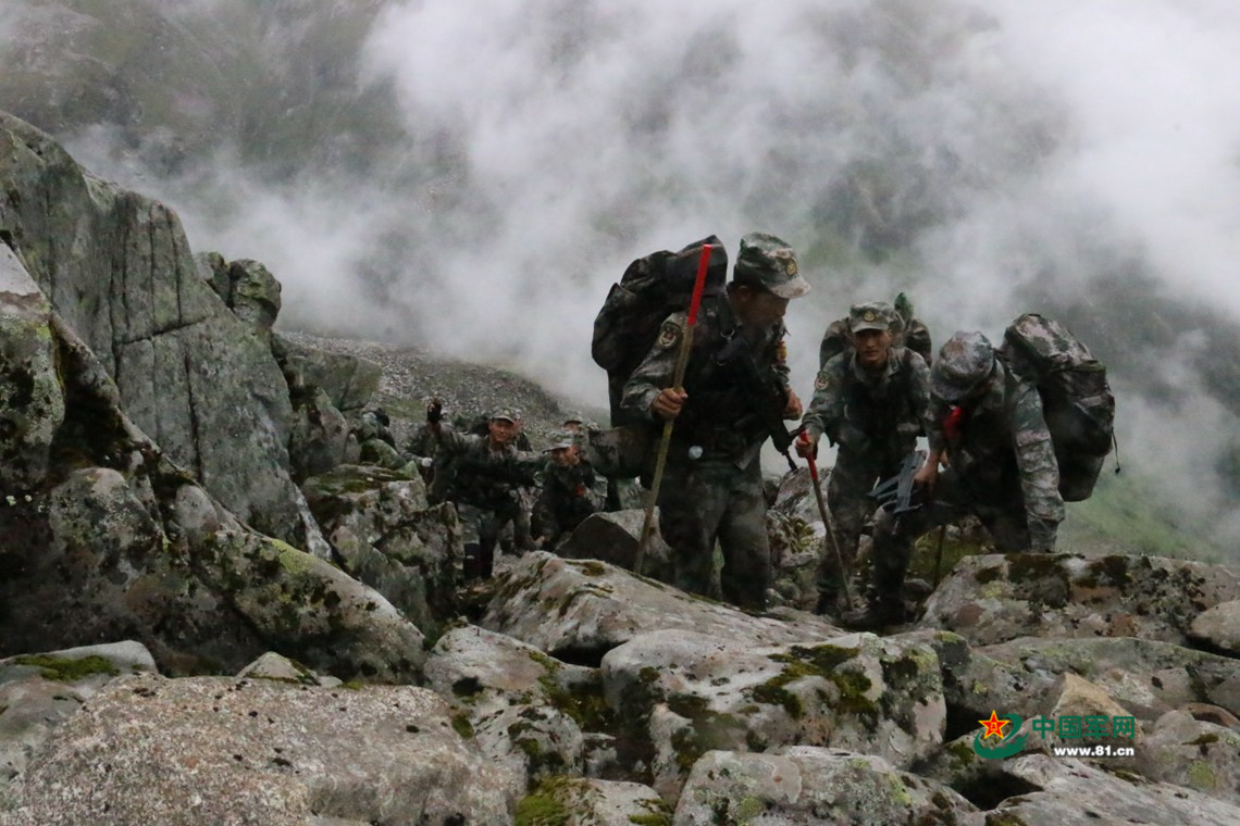 他们是边防线上行走的"界碑" 用生命写下"中国"【17】