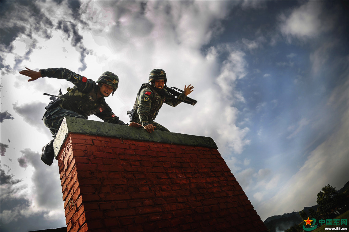 特战尖兵滇南砺剑 这个支队包揽多项第一